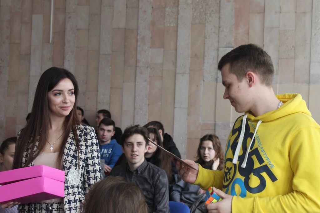 Факультет міжнародних відносин відвідали громадська активістка Анастасія Герман та відома київська інстаграм – блогерка, Надін Медведчук