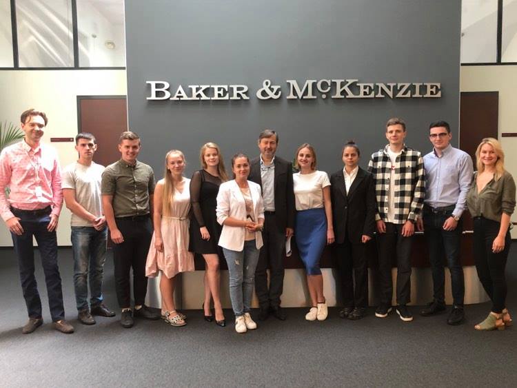 (Українська) Студентка ФМВ пройшла стажування в авторитетній міжнародній юридичній фірмі Baker McKenzie