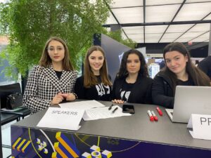 (Українська) Студенти ФМВ – волонтери на міжнародному саміті