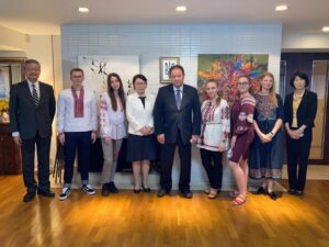 (Українська) Студенти ФМВ зустрілись з Надзвичайним і Повноважним Послом України в Японії