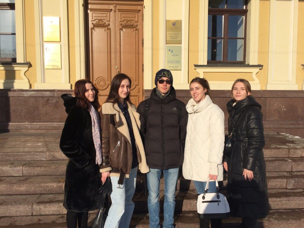 Студенти Факультету міжнародних відносин проходять стажування в Дипломатичній академії України