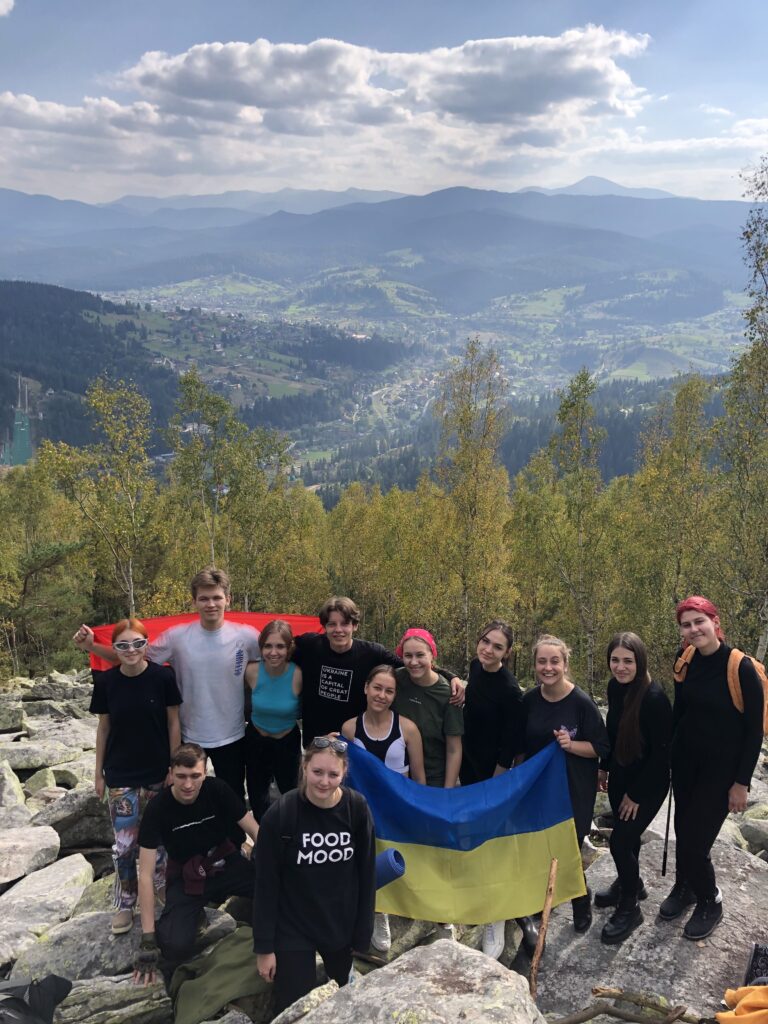 (Українська) Студенти ФМВ здійснили традиційне сходження на гору Говерла