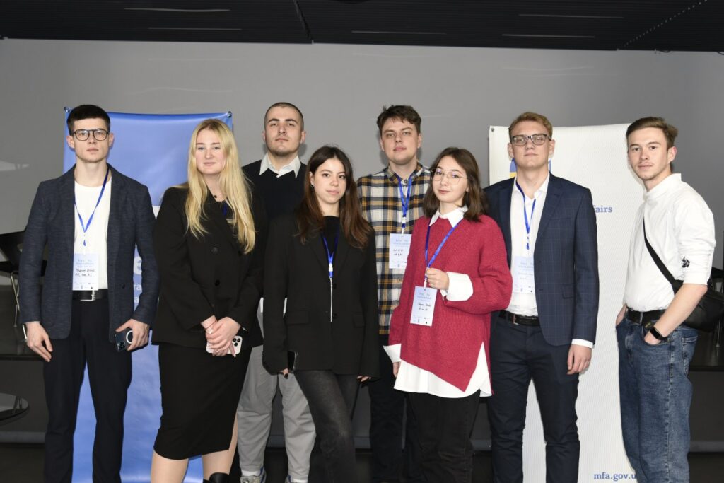 (Українська) Студенти ФМВ вибороли 3 місце на міжнародному EquaAIlty Hackathon