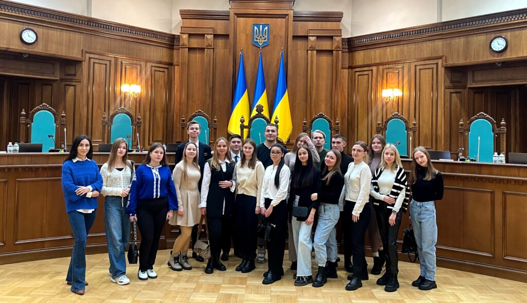 Студенти ФМВ відвідали Конституційний Суд України