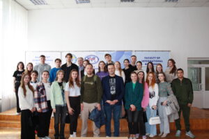Студенти ФМВ зустрілися з відомим журналістом Романом Цимбалюком