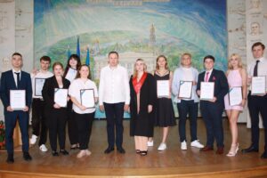 (Українська) Студенти ФМВ отримали подяки та грамоти від Міністерств України та Верховної Ради України