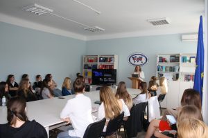 Журналістка та ком’юніті-менеджерка екосистеми STEM is FEM провела тренінг для студентів ФМВ 