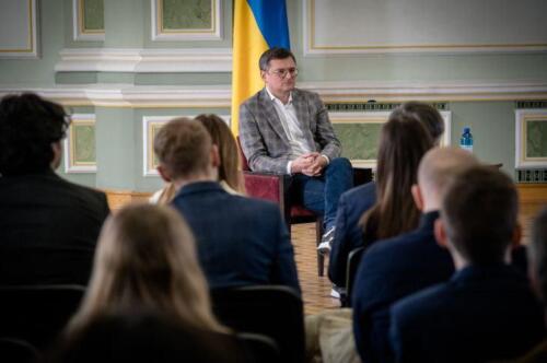 Студенти-ФМВ-взяли-участь-у-міжнародній-онлайн-дискусії-МЗС-України-3