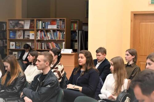 Студенти-ФМВ-відвідали-презентацію-книги-Януша-Буґайського-4